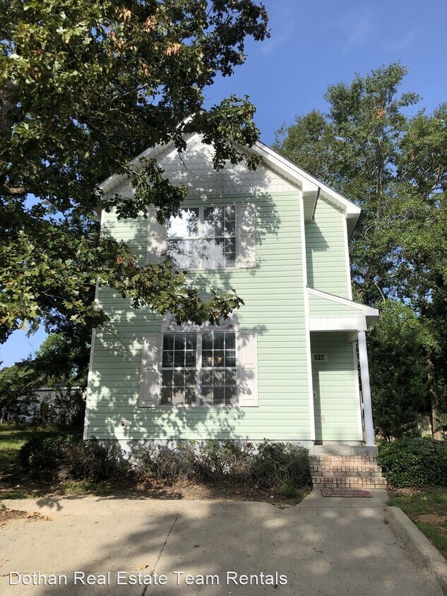 Primary Photo - 3 br, 2.5 bath House - 132 Cove Lane