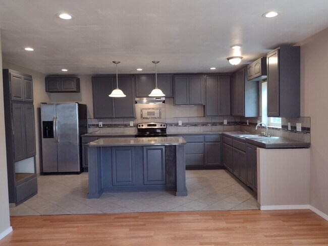 Building Photo - 1315 Mozi Ln