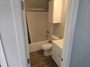 Building Photo - 520 S Cedar Ave