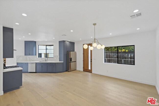Building Photo - 3306 Casitas Ave