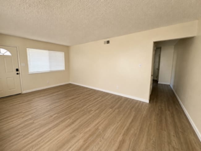 Building Photo - 2117 Palisade Ave