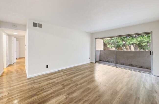 Foto del edificio - 2 Bedroom, 2 Bathroom South Coast Villas Ground Floor Condo