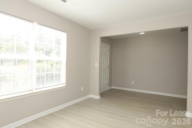 Building Photo - 1212 Catawba Run Rd