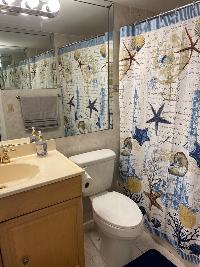 Building Photo - 207 Tropic Isle Dr
