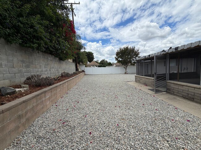 Foto del edificio - Beautiful 3bd house in West Covina
