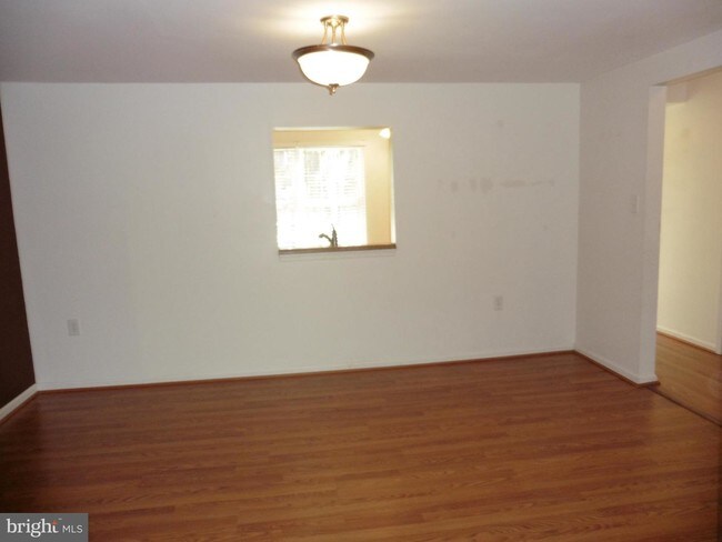 Building Photo - 163 Meadows Ln NE