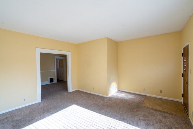 Building Photo - 906 W Colorado Ave