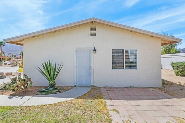 Building Photo - 78582 Avenida La Fonda