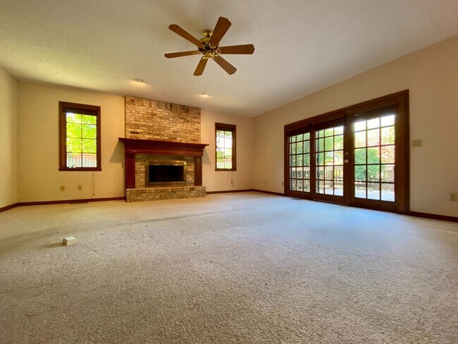 Foto del edificio - Available April 28th, 2026!