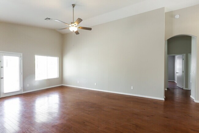 Foto del edificio - 7741 E Caballero Cir