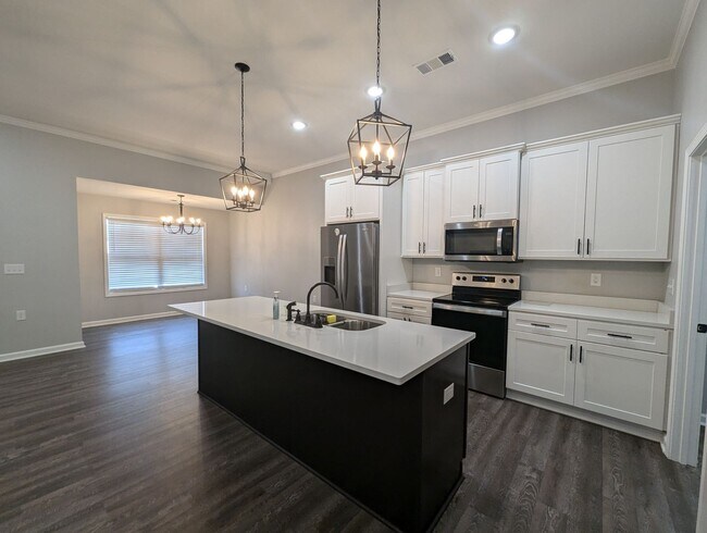 Building Photo - 3 Bed/ 2 Bath Home in Riverwood Estates