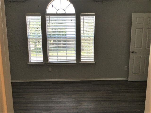 Foto del edificio - 5114 Chase Court Dr
