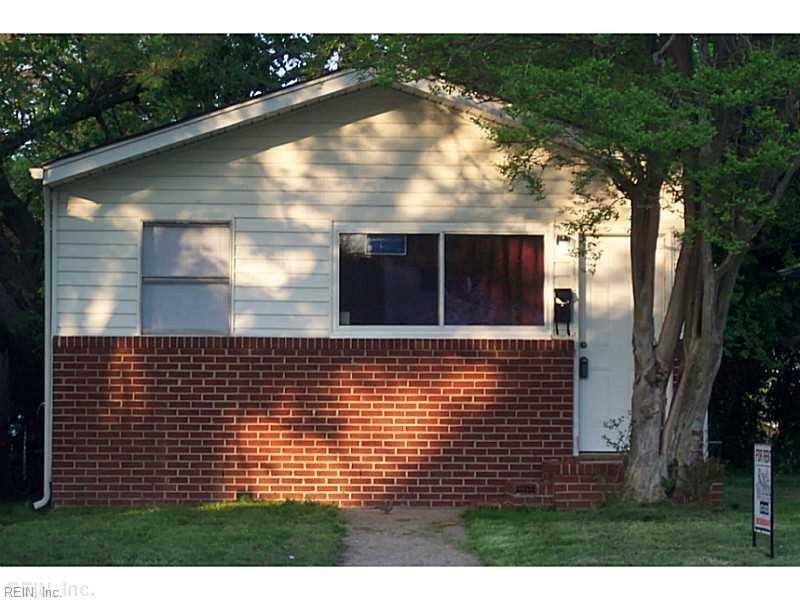 2104 Chestnut Ave, Newport News, VA 23607 House Rental in Newport