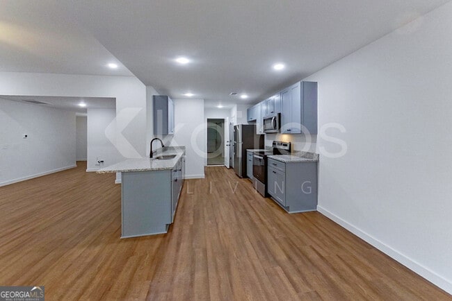 Foto del edificio - 142 Hughes Dr