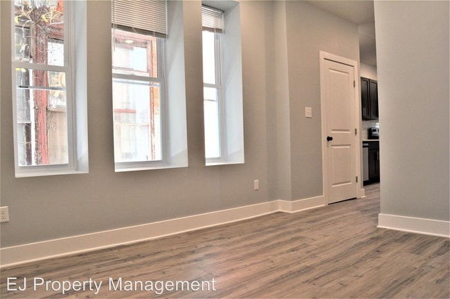 Building Photo - 3854 W Girard Ave
