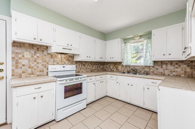 Building Photo - 333 Foster Dr