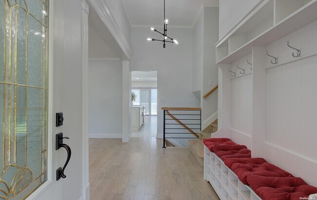 Building Photo - 302 Nimitz St
