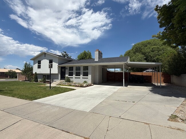 Building Photo - 375 E 10560 S