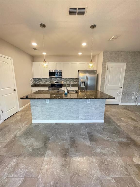 Building Photo - 16525 Outter Grv Aly
