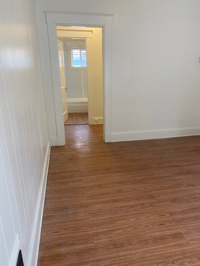 Foto del edificio - 1629 Grantwood Ave