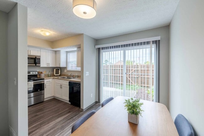 Building Photo - Worthington Meadows