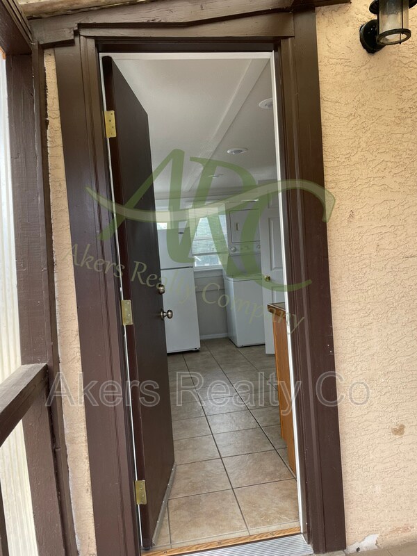 Foto del edificio - 205 1/2 E Adams Ave