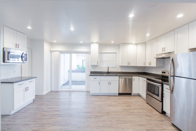 Building Photo - Villas 10