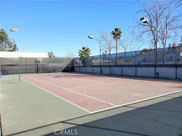 Foto del edificio - 12420 Mt Vernon Ave