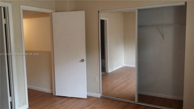 Building Photo - 9457 Palm Cir N