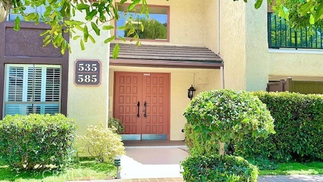 Building Photo - 585 W Duarte Rd