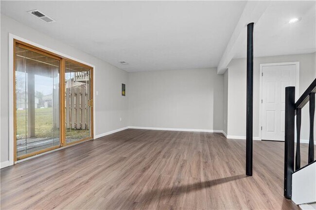 Foto del edificio - 714 Wheatland Cir