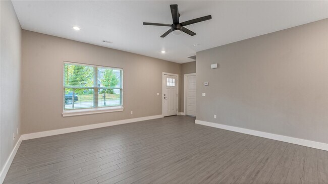 Foto del edificio - 334 W Kinniburgh Dr