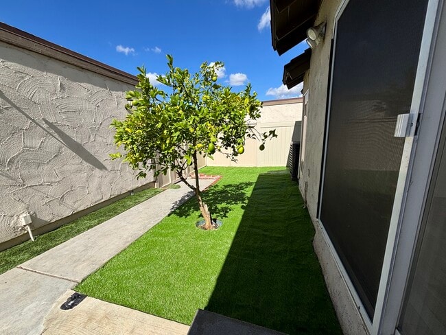 Building Photo - 1220 Marble Ln