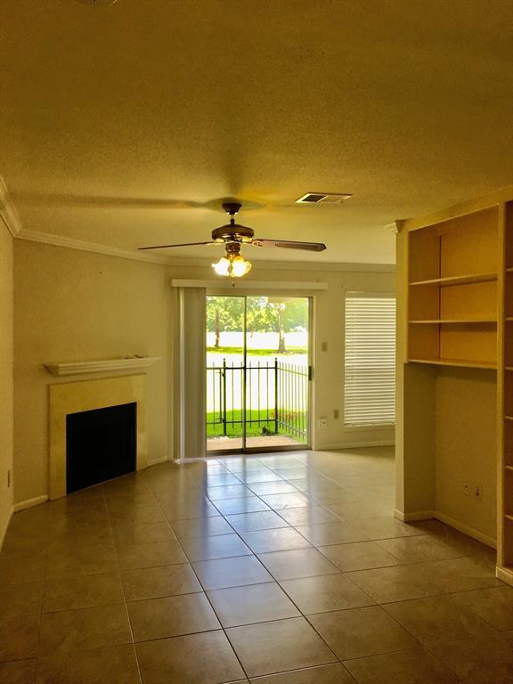 Primary Photo - 6666 Harbor Town Dr