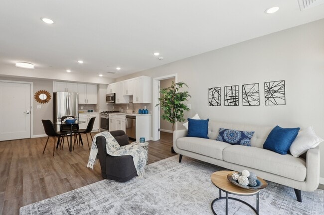 Building Photo - The Willow at Long Branch