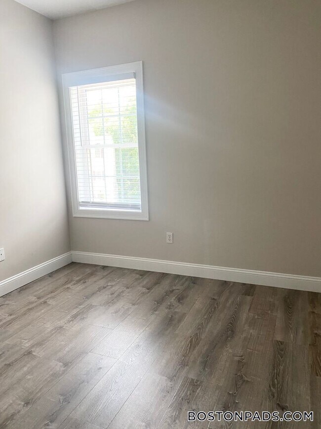 Foto del edificio - 4801 N Main St