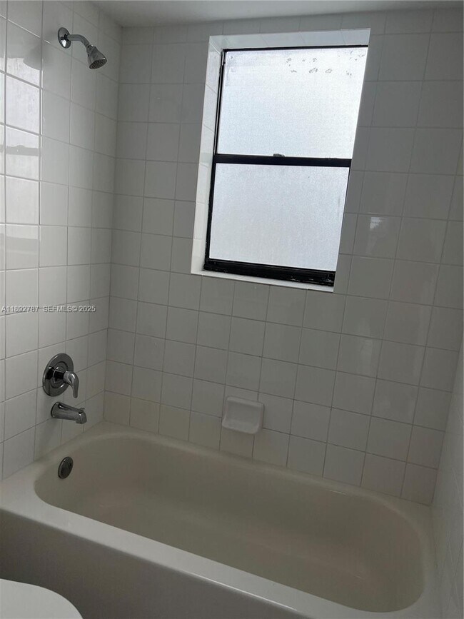 Foto del edificio - 500 NE 2nd St