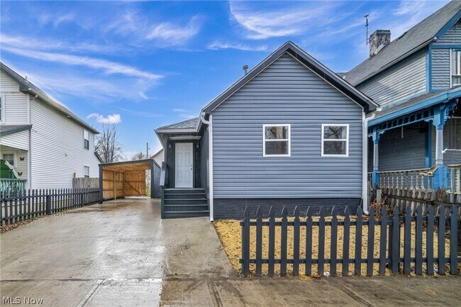 Foto del edificio - 2160 Fulton Rd