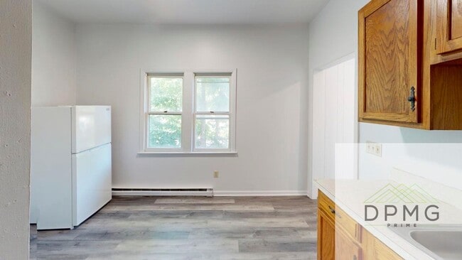 Building Photo - 128 S Hosmer St