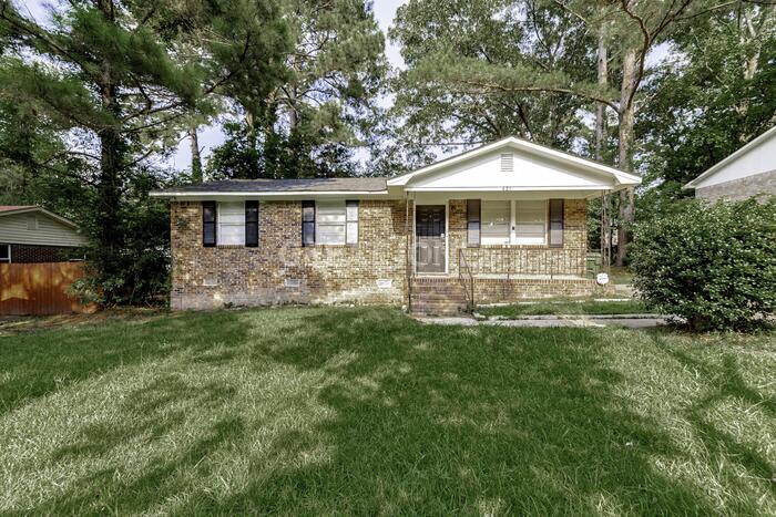 Foto principal - 421 Hickory Ridge Dr