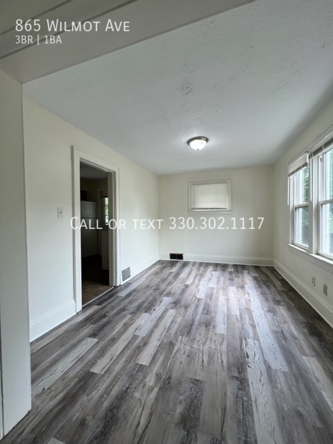 Building Photo - Three bedroom home for rent in Akron - Ren...