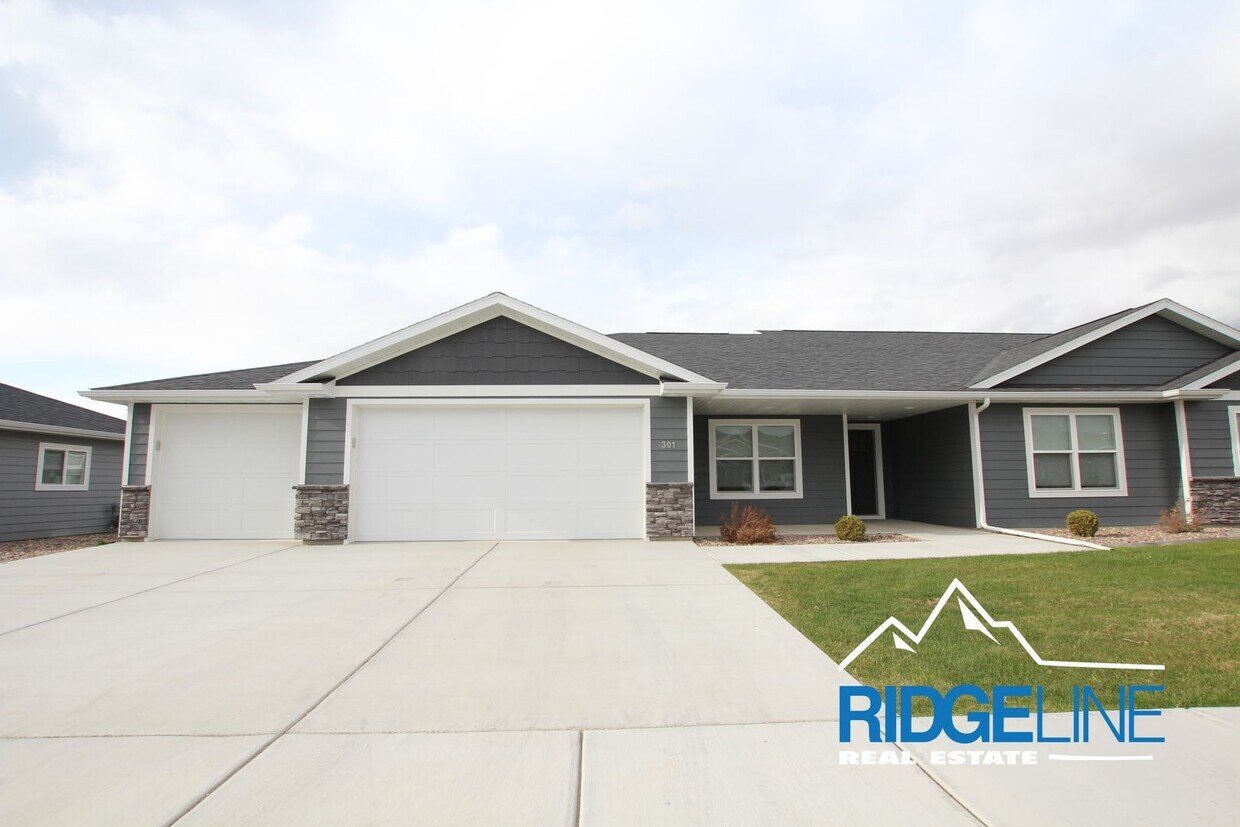 Primary Photo - Newer Built Townhome Ready for Lease!