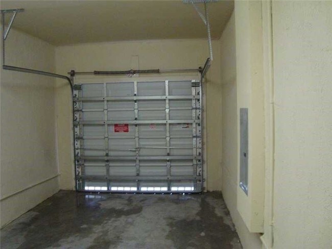 Building Photo - 9211 SW 170th Ln