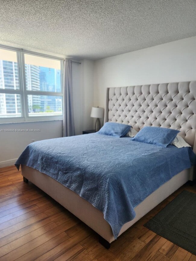 Foto del edificio - 1155 Brickell Bay Dr