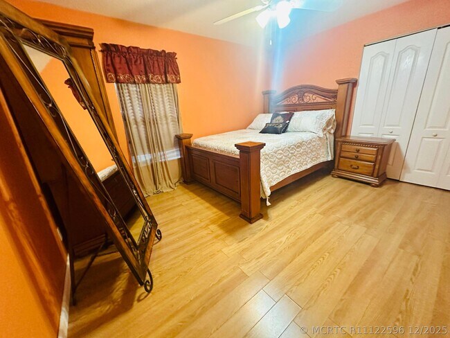 Foto del edificio - 13638 88th Pl N
