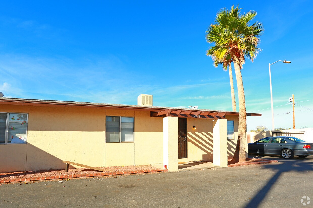 Building Photo - 1800 South Sahuara Avenue Apartments