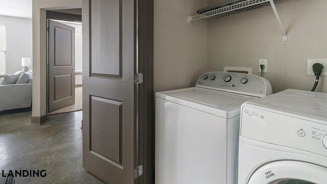 Foto del edificio - 14805 Grisby Rd