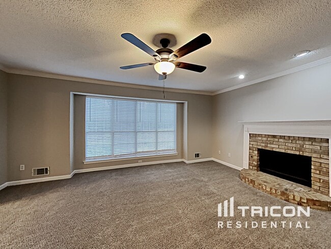 Building Photo - 567 Horseshoe Cir
