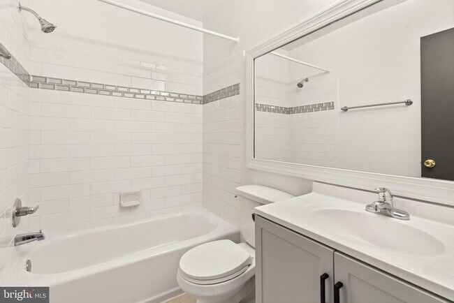 Foto del edificio - 561 Florida Ave