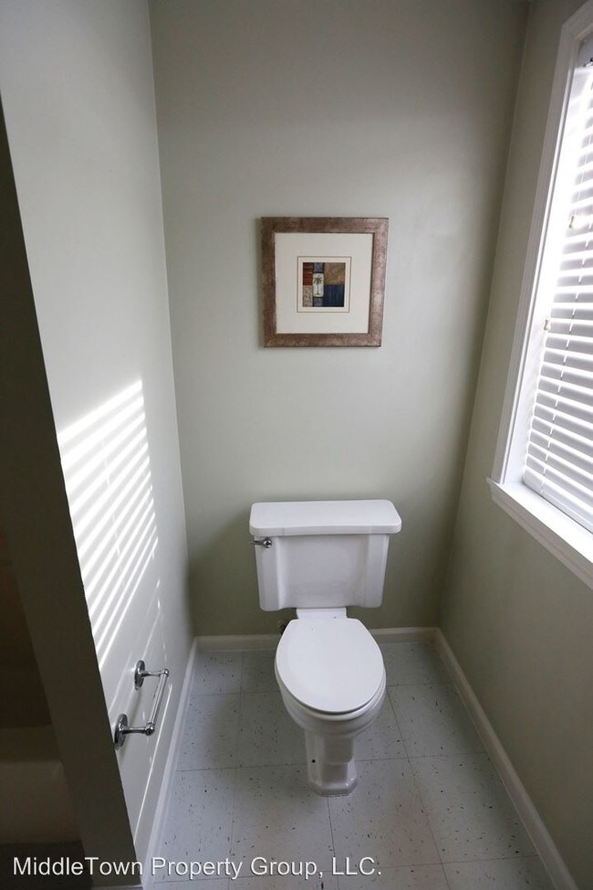 Foto del edificio - 1 br, 1 bath Apartment - 101 N Franklin
